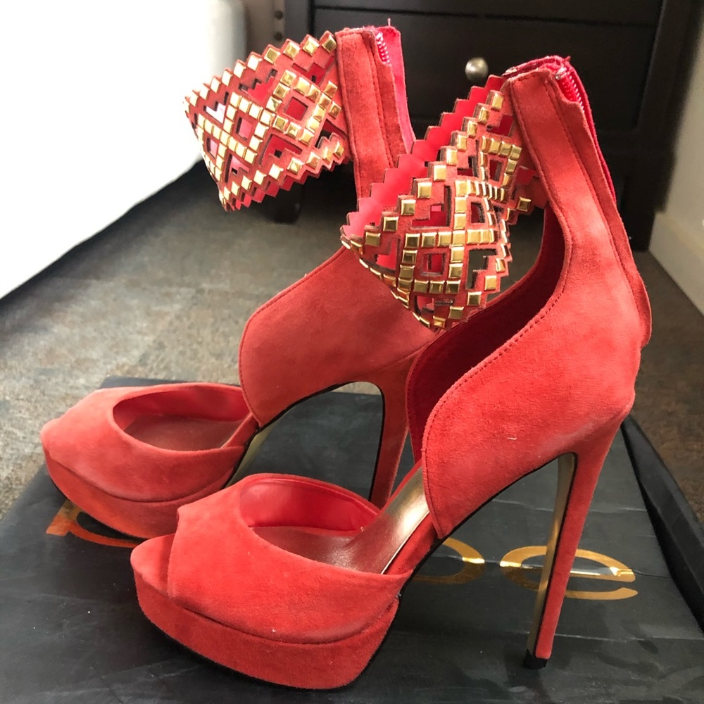 Bebe heels